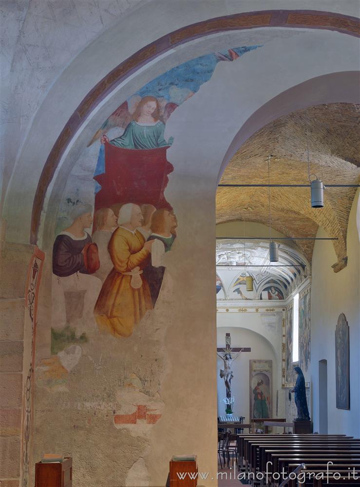 Sesto Calende (Varese) - Affreschi all'ingresso dell'abside destro dell'Abbazia di San Donato